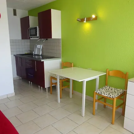 Avec Piscine, Parking Et Proximite Commerces Au Barcares - Fr-1-782-52 *